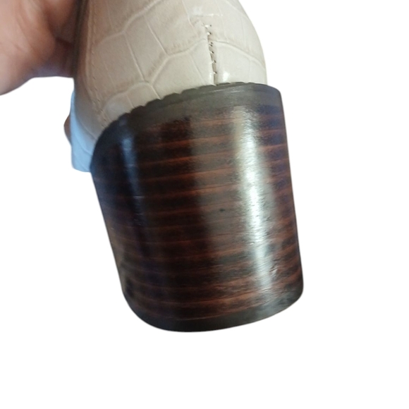 ALL BLACK Cream Croc Embossed Heeled Loafers Size 9.5 - Picture 13 of 14